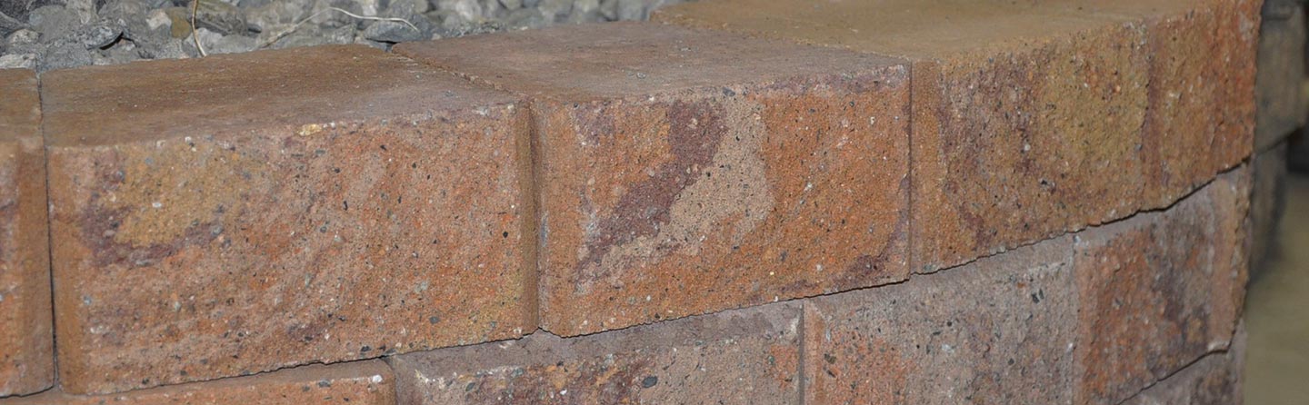 Abbotsford Stack Retaining Wall BC Brick   Retainingwall Stackwall Topimage 